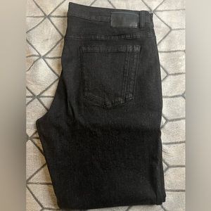 Perry Ellis Tapered Fit Slim Leg Jeans